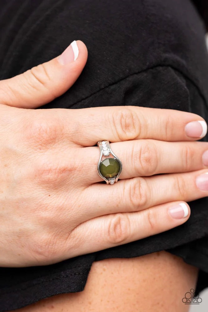 Paparazzi ♥ Meadow Mist - Green ♥ Ring