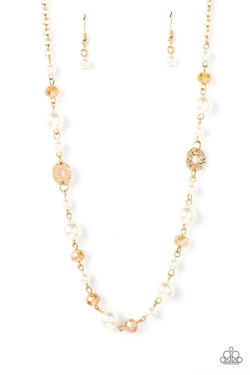 Paparazzi ♥ Traditional Transcendence - Gold ♥ Necklace