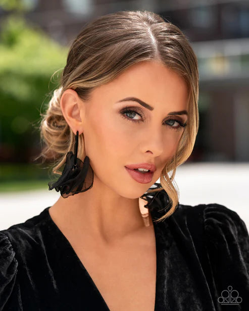 Paparazzi ♥ Passionate Promenade - Black ♥ Earrings