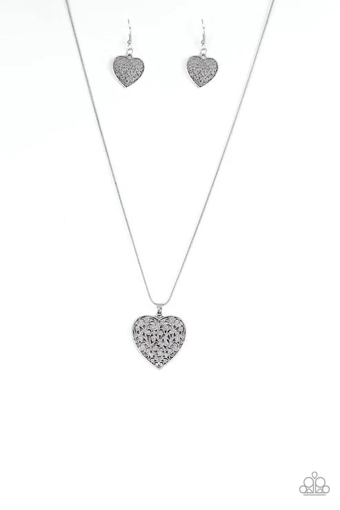 Paparazzi ♥ Look Into Your Heart - Silver ♥ Necklace