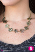 Paparazzi ♥ Fleur de Flirt - Brass ♥ Necklace