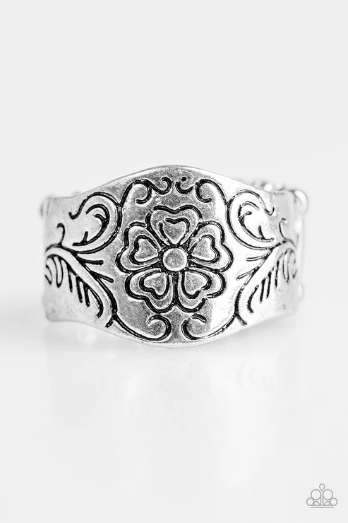 Paparazzi ♥ Feeling Flowery - Silver ♥ Ring