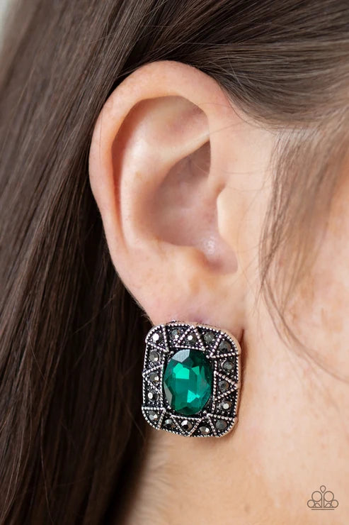 Paparazzi ♥ Young Money - Green ♥ Post Earrings