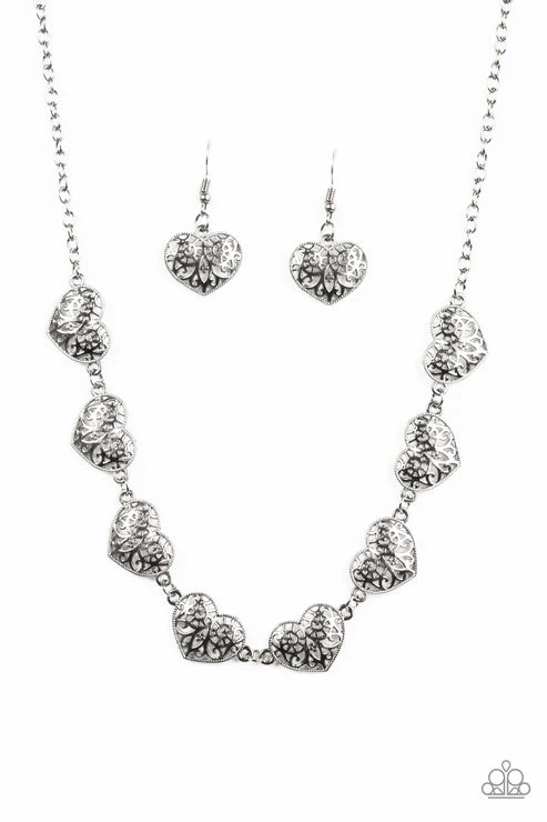 Paparazzi ♥ Easy To Adore - Black ♥ Necklace