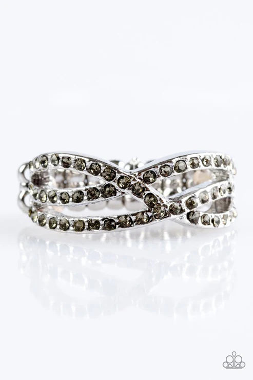 Paparazzi ♥ CACHE Advance - Silver ♥ Ring