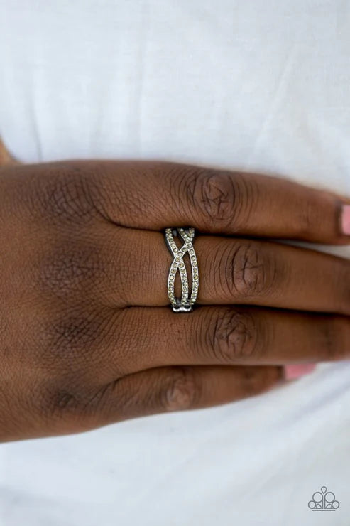 Paparazzi ♥ CACHE Advance - Silver ♥ Ring