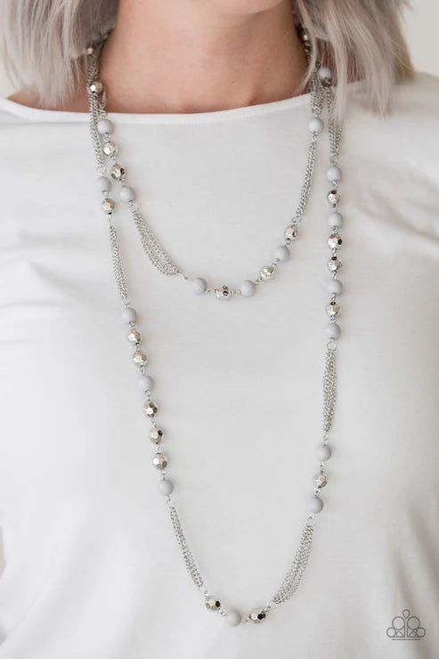 Paparazzi ♥ Beautifully Bodacious - Silver ♥ Necklace