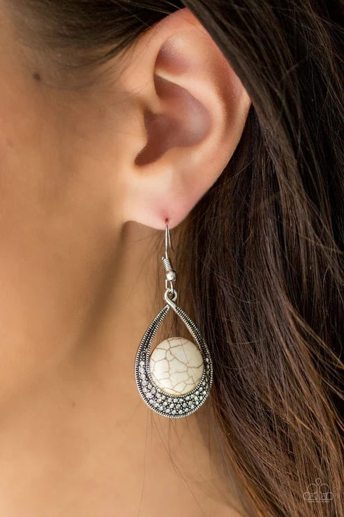 Paparazzi ♥ Richly Rio Rancho - White ♥ Earrings
