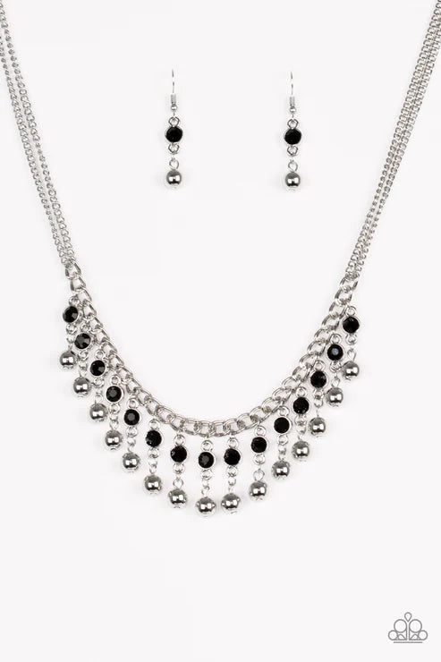 Paparazzi ♥ Pageant Queen - Black ♥ Necklace