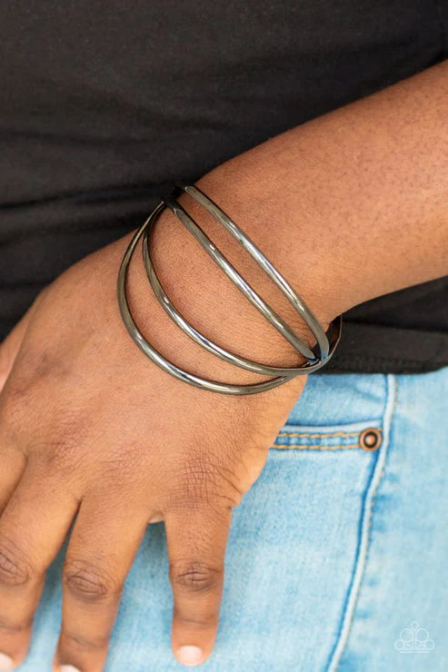 Paparazzi ♥ Take A CATWALK - Black ♥ Bracelet