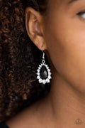 Paparazzi ♥ Regal Renewal - Black ♥ Earrings