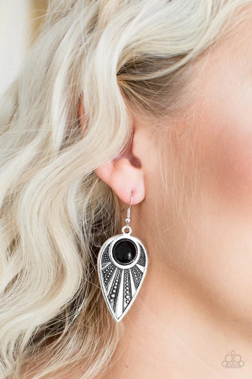 Paparazzi ♥ Take A WALKABOUT - Black ♥ Earrings