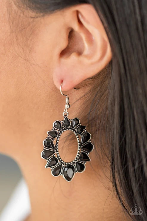 Paparazzi ♥ Fashionista Flavor - Black ♥ Earrings