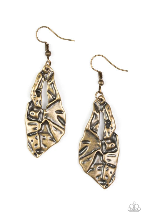 Paparazzi ♥ Cave Cavalier - Brass ♥ Earrings