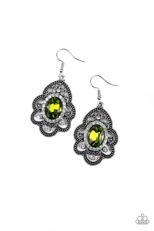 Paparazzi ♥ Reign Supreme - Green ♥ Earrings