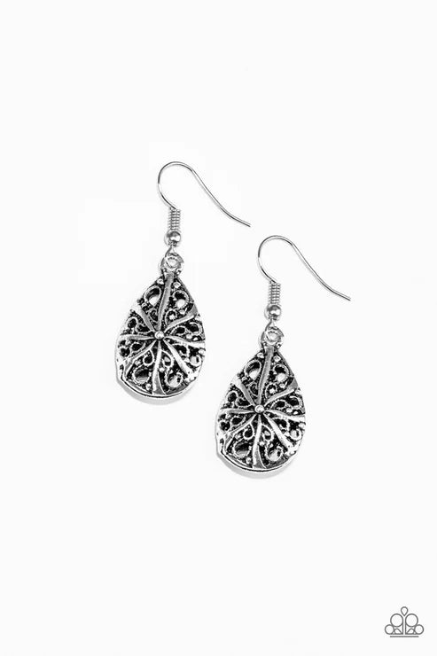 Paparazzi ♥ Western Wisteria - Silver ♥ Earrings