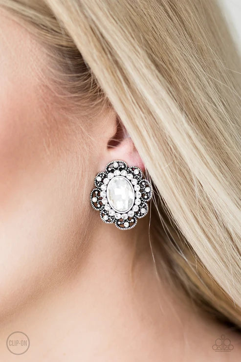 Paparazzi ♥ Dine and Dapper - White ♥ Clip-On