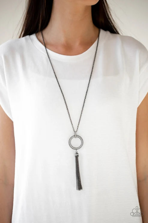 Paparazzi ♥ Straight To The Top - Black ♥ Necklace