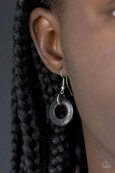 Paparazzi ♥ Waikiki Winds - Black ♥ Necklace