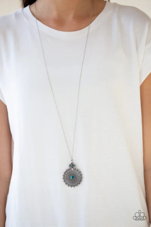 Paparazzi ♥ Walk On The WILDFLOWER Side - Blue ♥ Necklace