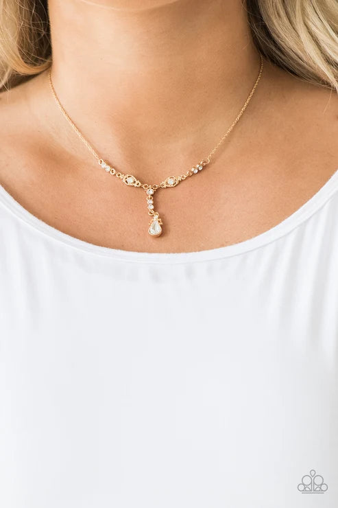 Paparazzi ♥ Diva Dazzle - Gold ♥ Necklace