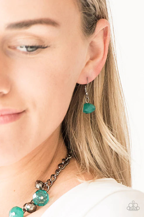 Paparazzi ♥ Runway Rebel - Green ♥ Necklace