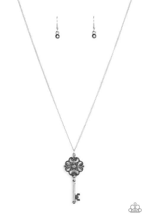 Paparazzi ♥ Got It On Lock - Silver ♥ Necklace