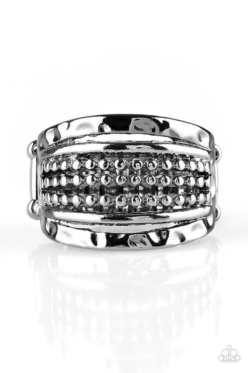 Paparazzi ♥ Trailblazin Trails - Black ♥ Ring