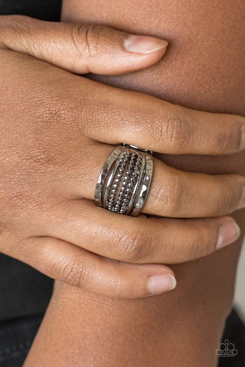 Paparazzi ♥ Trailblazin Trails - Black ♥ Ring