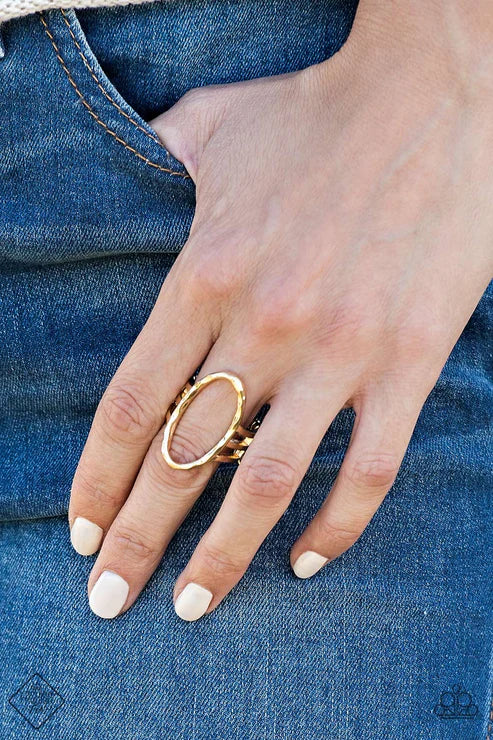 Paparazzi ♥ Center Chic - Gold ♥ Ring