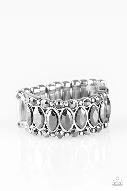 Paparazzi ♥ Radical Riches - Silver ♥ Ring
