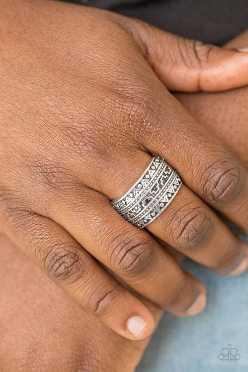 Paparazzi ♥ Textile Triumph - Silver ♥ Ring