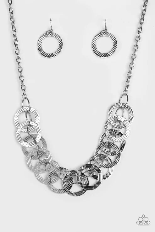 Paparazzi ♥ The Main Contender - Silver ♥ Necklace