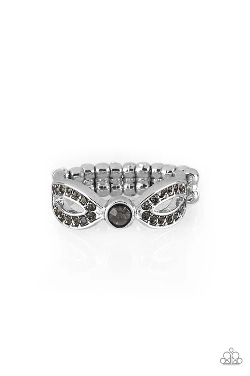 Paparazzi ♥ Extra Side Of Elegance - Silver ♥ Ring