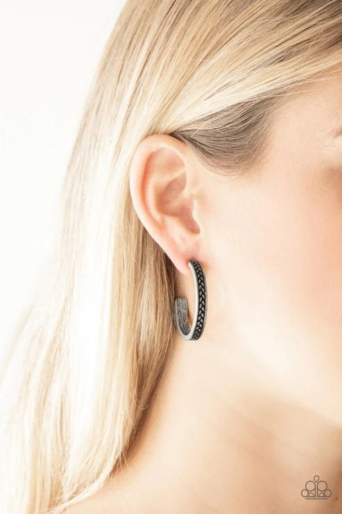 Paparazzi ♥ Rugged Retro - Silver ♥ Earrings