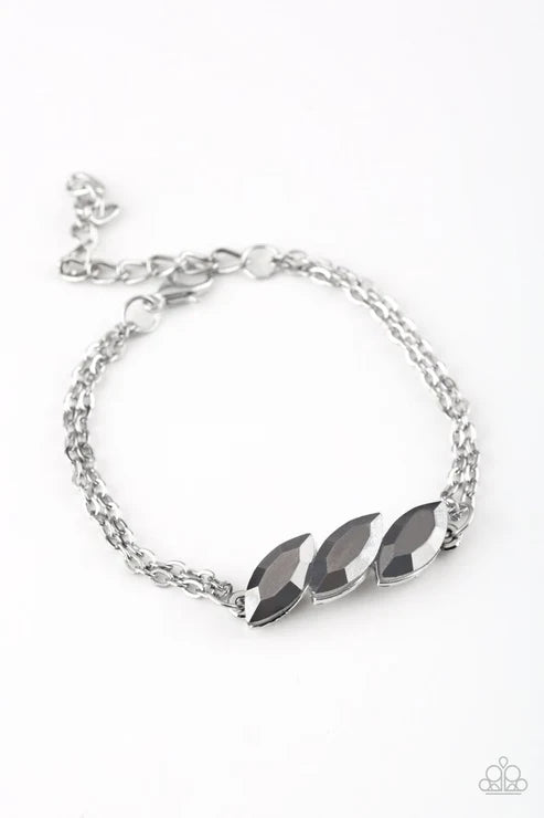 Paparazzi ♥ Pretty Priceless - Silver ♥ Bracelet