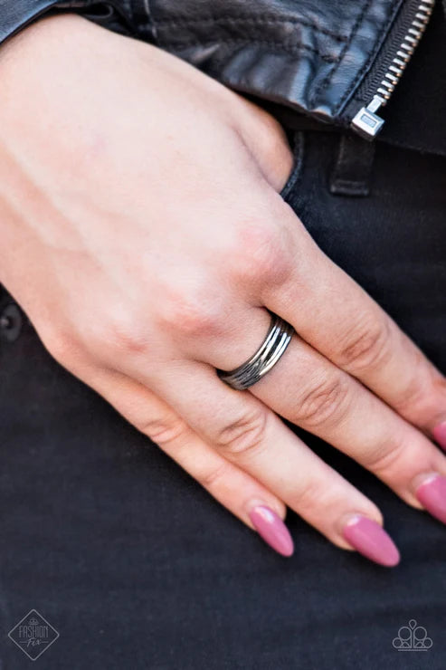 Paparazzi ♥ Fine Lines - Black ♥ Ring