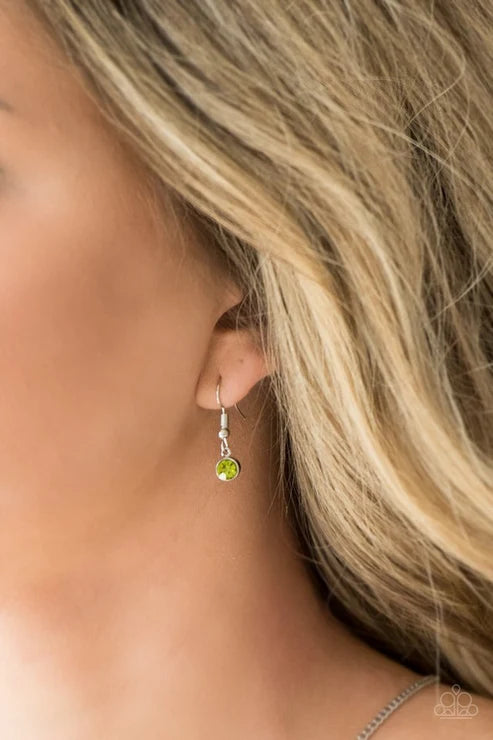 Paparazzi ♥ Chicly Centered - Green ♥ Necklace
