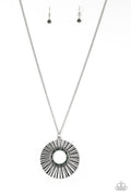 Paparazzi ♥ Chicly Centered - Multi ♥ Necklace