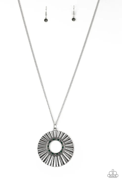 Paparazzi ♥ Chicly Centered - Multi ♥ Necklace