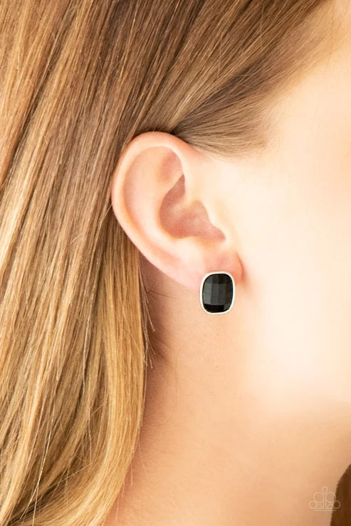 Paparazzi ♥ Incredibly Iconic - Black ♥ Post Earrings