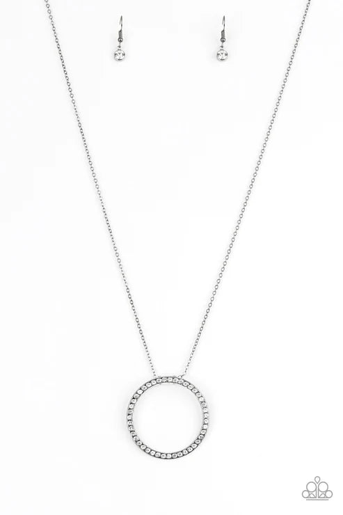 Paparazzi ♥ Center Of Attention - Black ♥ Necklace