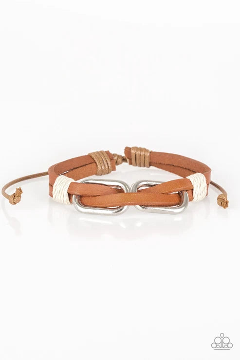 Paparazzi ♥ MOUNTAINEER Time Zone - White ♥ Bracelet