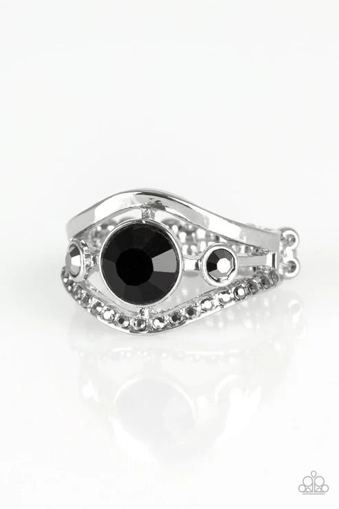 Paparazzi ♥ Rich With Richness - Black ♥ Ring