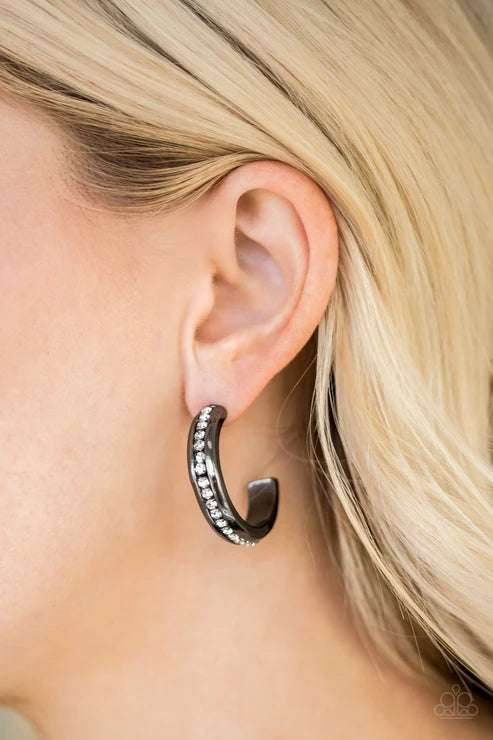 Paparazzi ♥ 5th Avenue Fashionista - Black ♥ Earrings