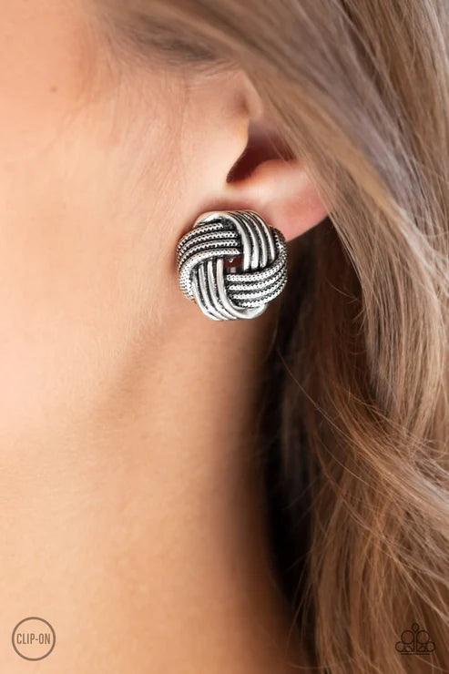 Paparazzi ♥ Noticeably Knotted - Silver ♥ Clip-On