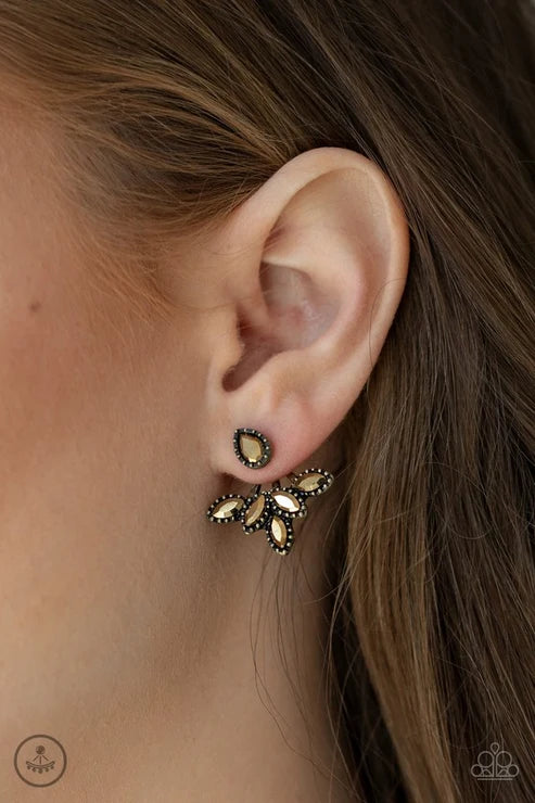 Paparazzi ♥ A Force To BEAM Reckoned With - Brass ♥ Post Earrings