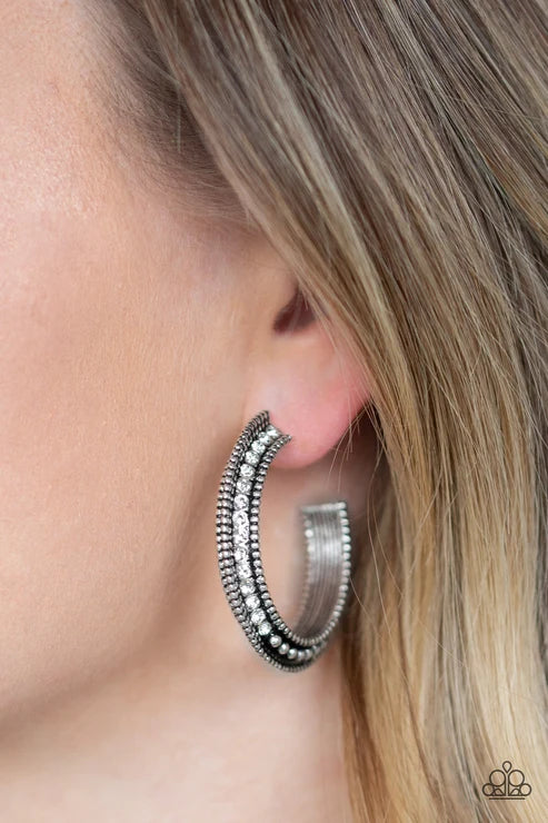 Paparazzi ♥ Retro Reverberation - White ♥ Earrings