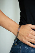 Paparazzi ♥ Twist Of The Wrist - Black ♥ Bracelet