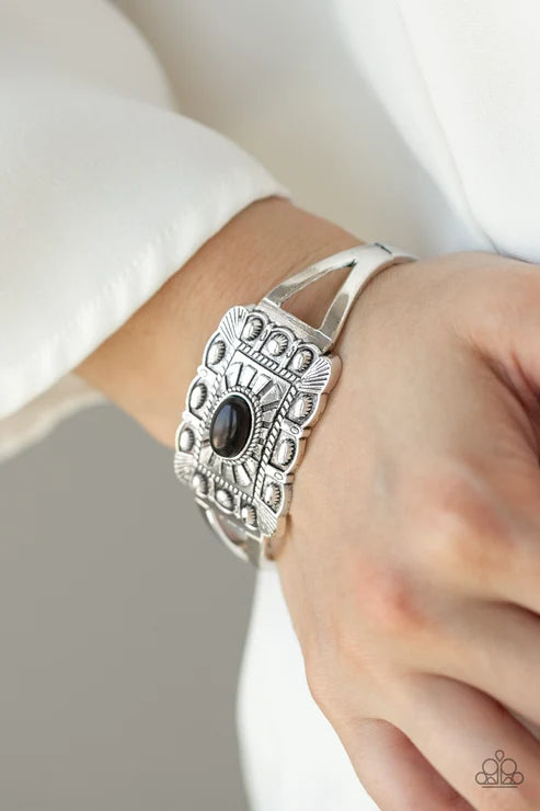 Paparazzi ♥ BIG House On The Prairie - Black ♥ Bracelet